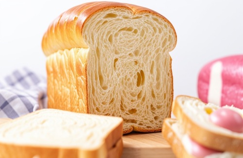 lipophilic emulsifier glycerol monostearate in bread